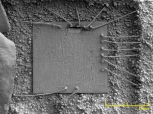 Bondování na polovodičovém čipu po chemické dekapsulaci